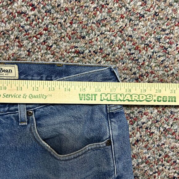L.L. Bean Medium Wash Classic Fit Flannel-Lined Straight Leg Jeans Size 36 X 29 - Picture 13 of 16
